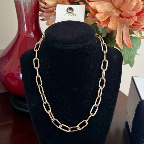 New CHANEL Limited Edition Camellia OR Star Charm on Clover 16” paperclip chain - Picture 8 of 12